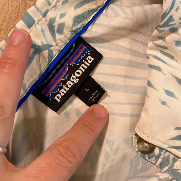 Patagonia patrol casual button down shirt women’s size large breathable - Picture 16 of 16